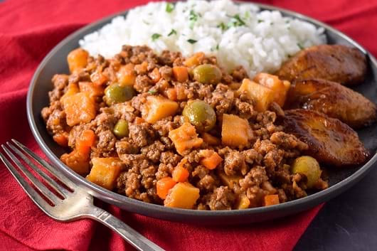 Ground beef Cuban Style (Picadillo)